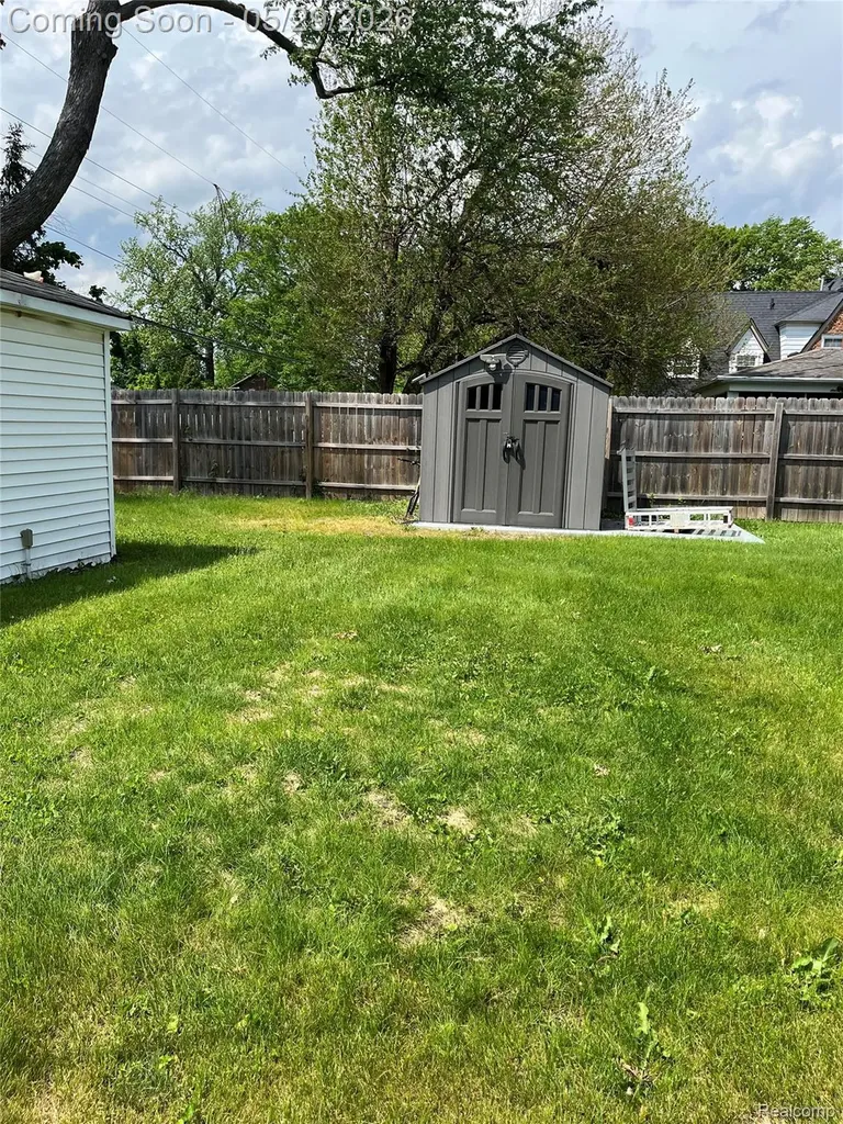 9001 Riverdale Redford Charter Township MI 48239