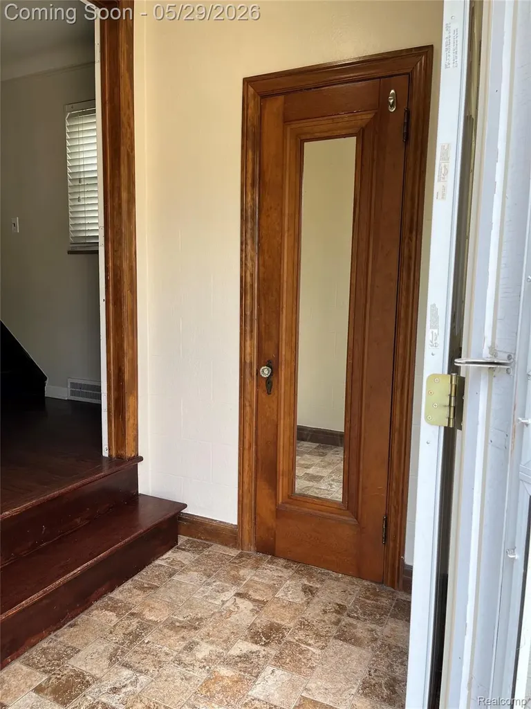 9001 Riverdale Redford Charter Township MI 48239