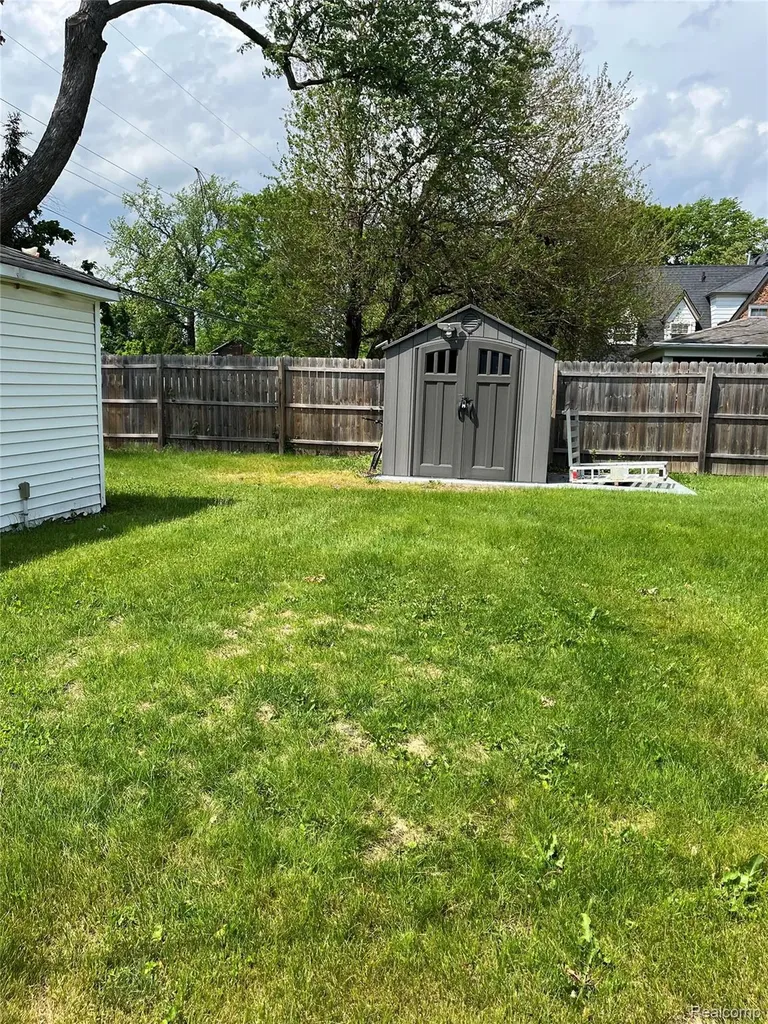9001 Riverdale Redford Charter Township MI 48239