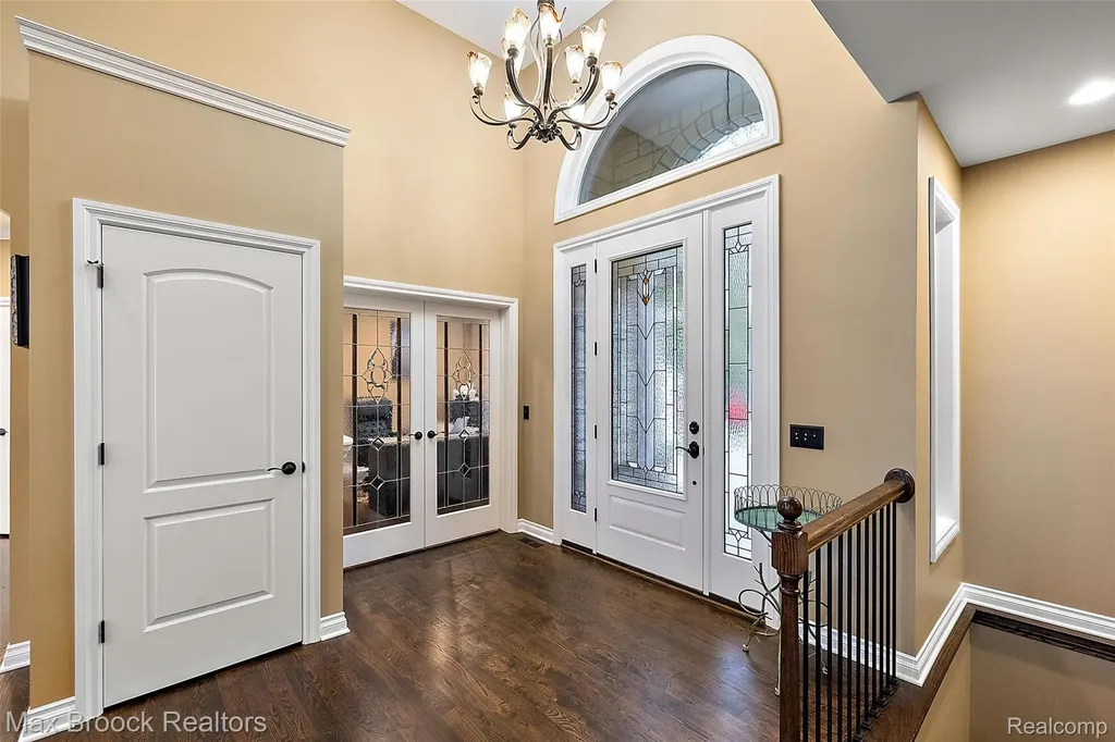 4353 Forest Avenue Waterford Charter Township MI 48328