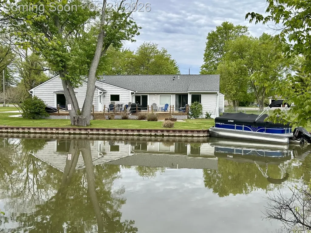 9831 Kress Road Hamburg Township MI 48169