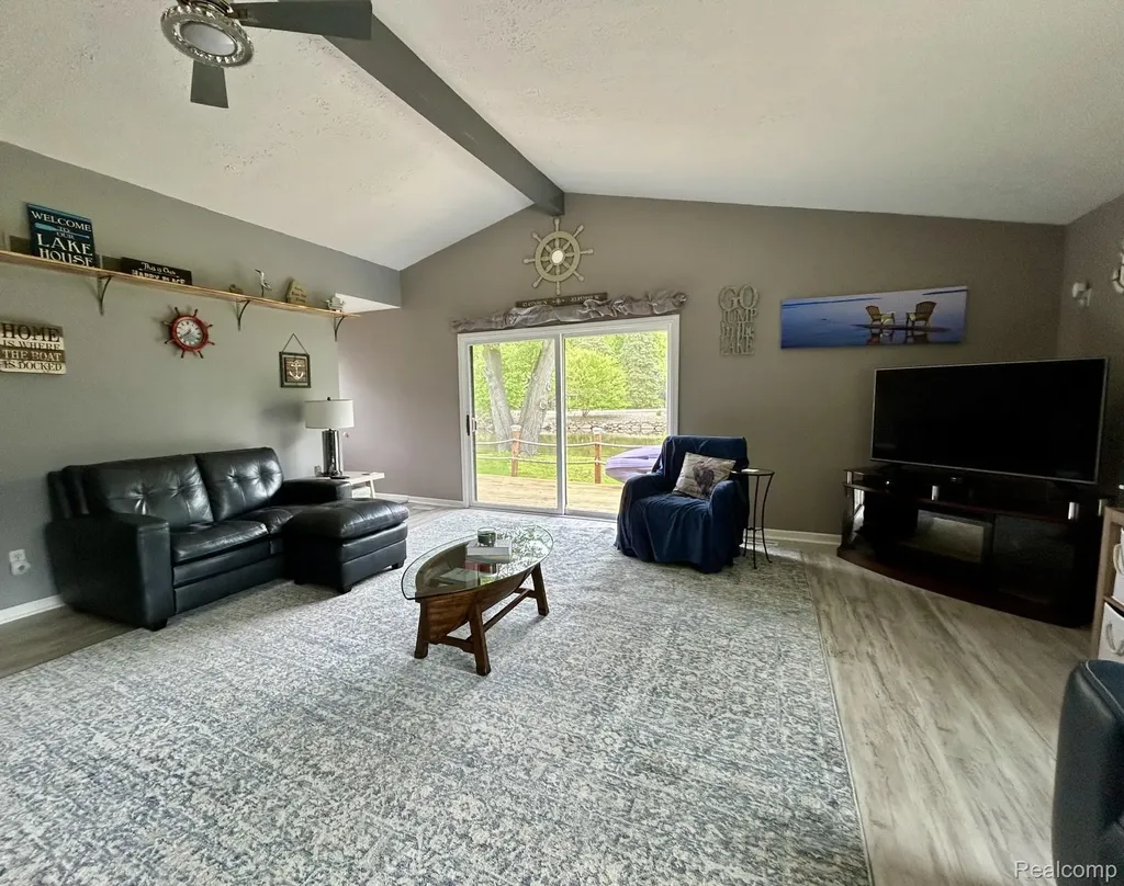 9831 Kress Road Hamburg Township MI 48169
