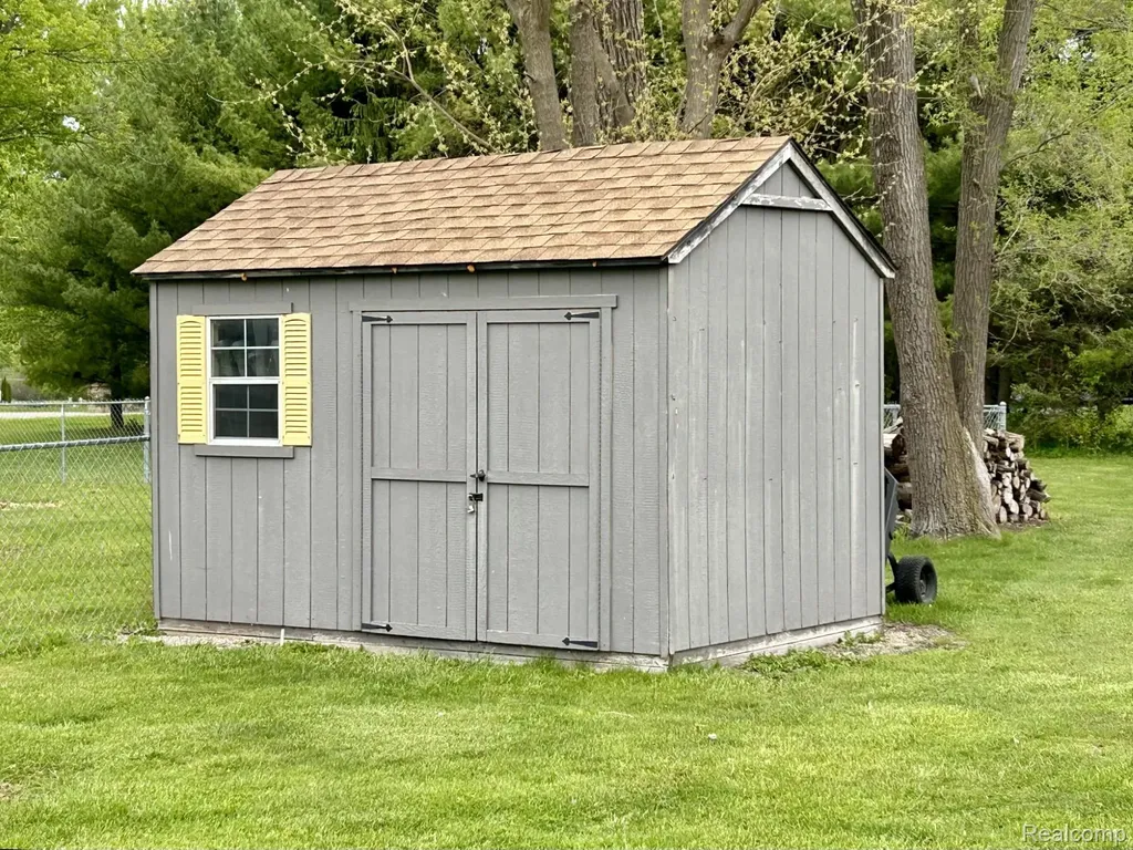 9831 Kress Road Hamburg Township MI 48169