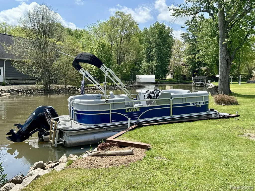 9831 Kress Road Hamburg Township MI 48169