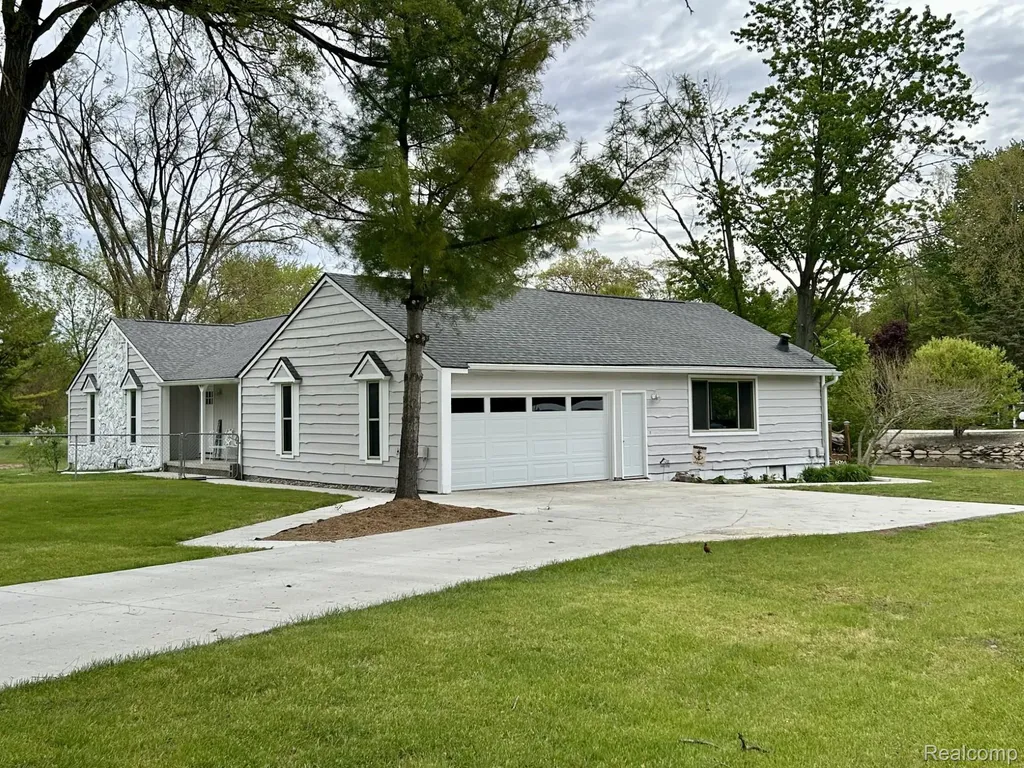 9831 Kress Road Hamburg Township MI 48169