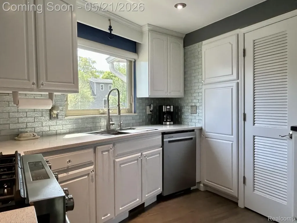 9831 Kress Road Hamburg Township MI 48169