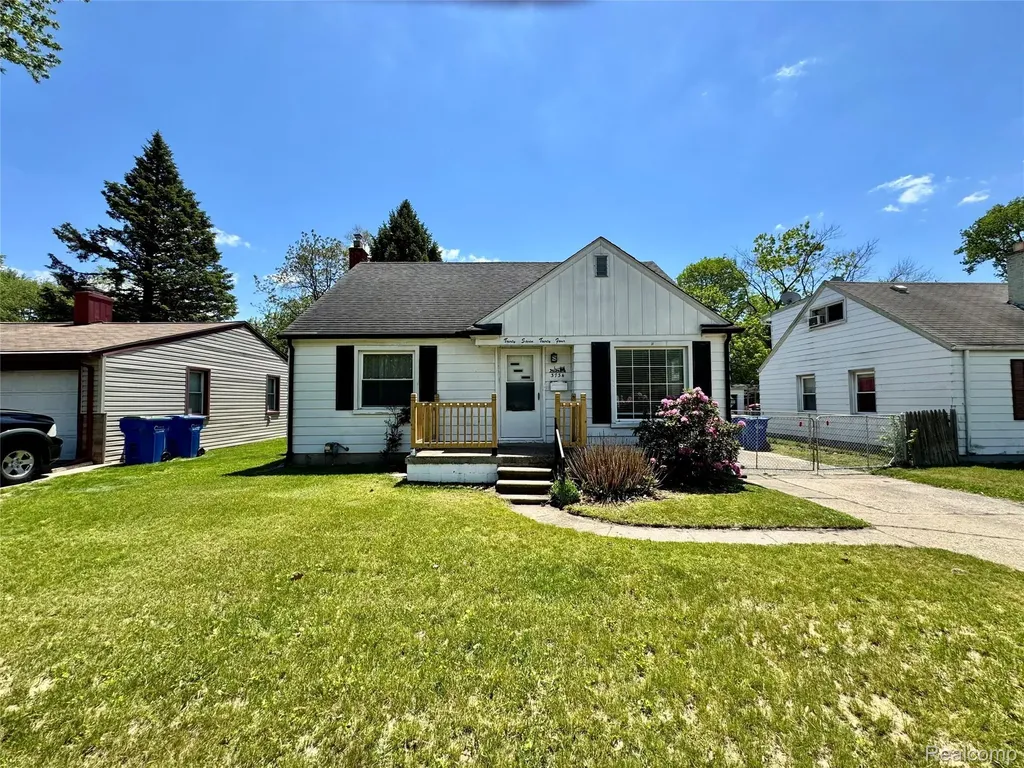 3734 Capitol Avenue Warren City MI 48091