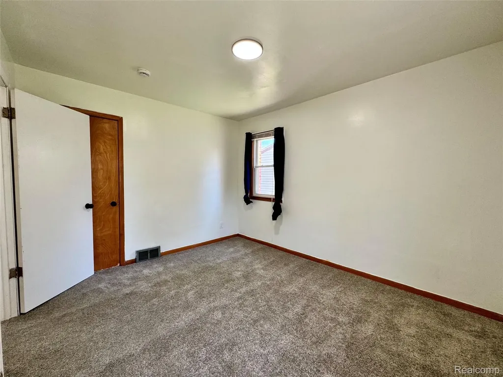 3734 Capitol Avenue Warren City MI 48091