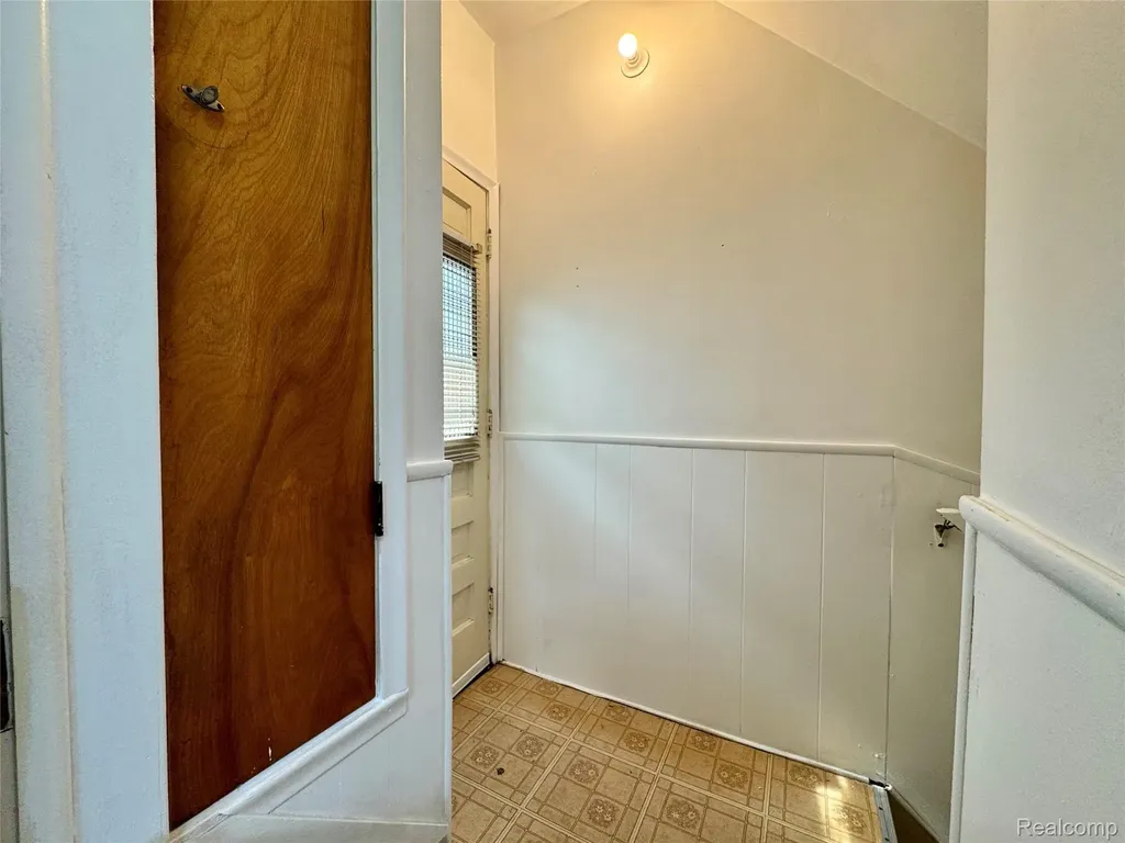3734 Capitol Avenue Warren City MI 48091