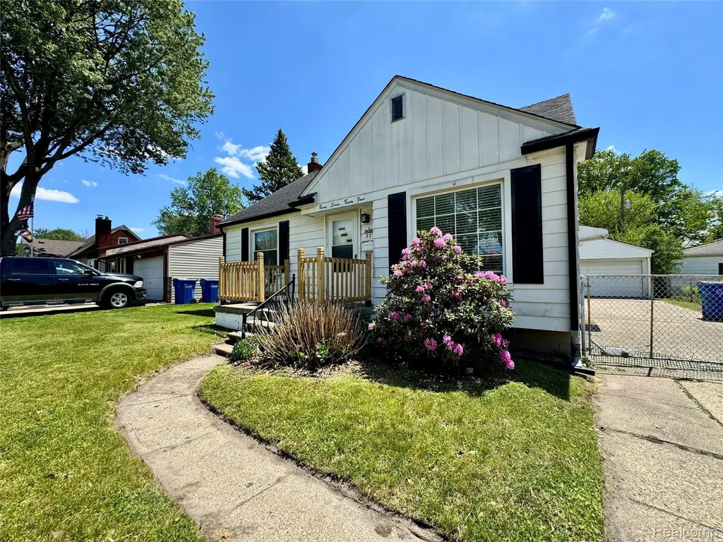 3734 Capitol Avenue Warren City MI 48091