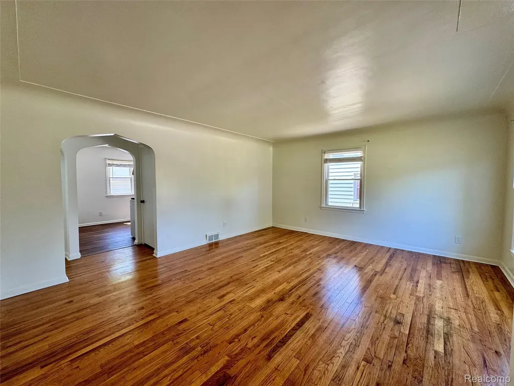 3734 Capitol Avenue Warren City MI 48091