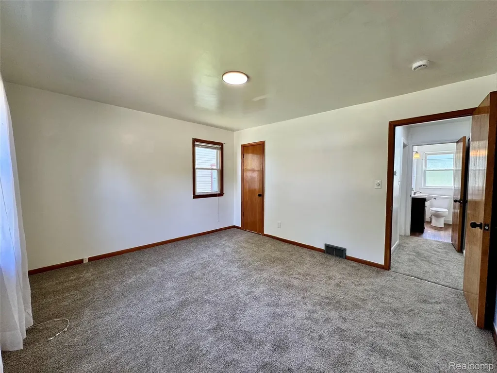 3734 Capitol Avenue Warren City MI 48091