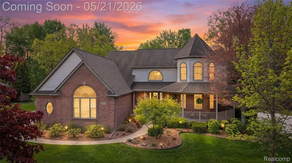 8425 Grays Drive Grosse Ile Township MI 48138