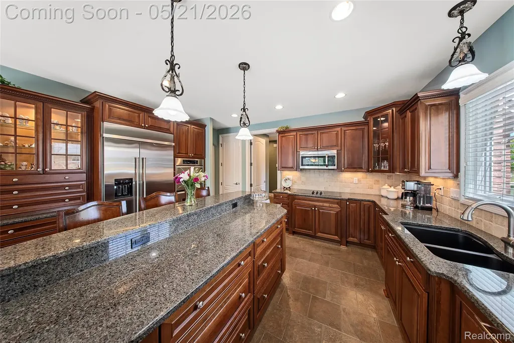 8425 Grays Drive Grosse Ile Township MI 48138