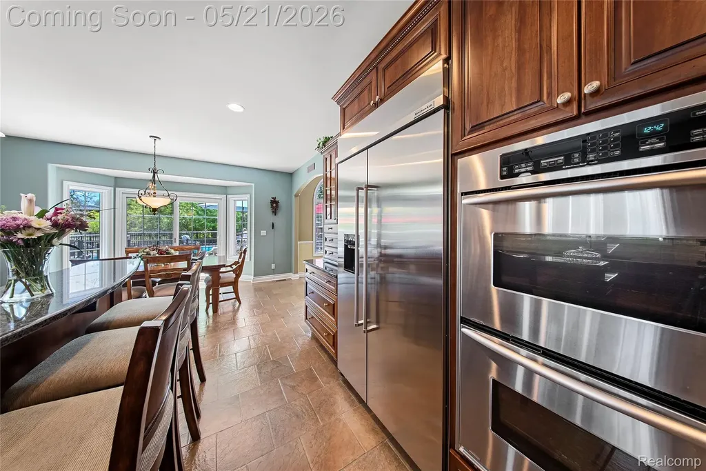 8425 Grays Drive Grosse Ile Township MI 48138