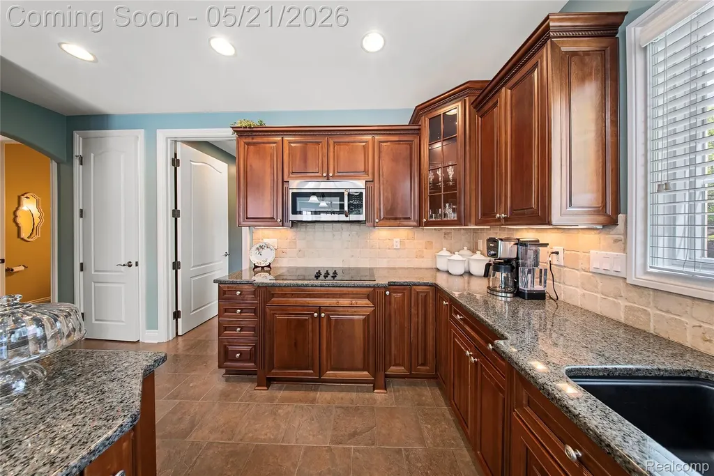 8425 Grays Drive Grosse Ile Township MI 48138