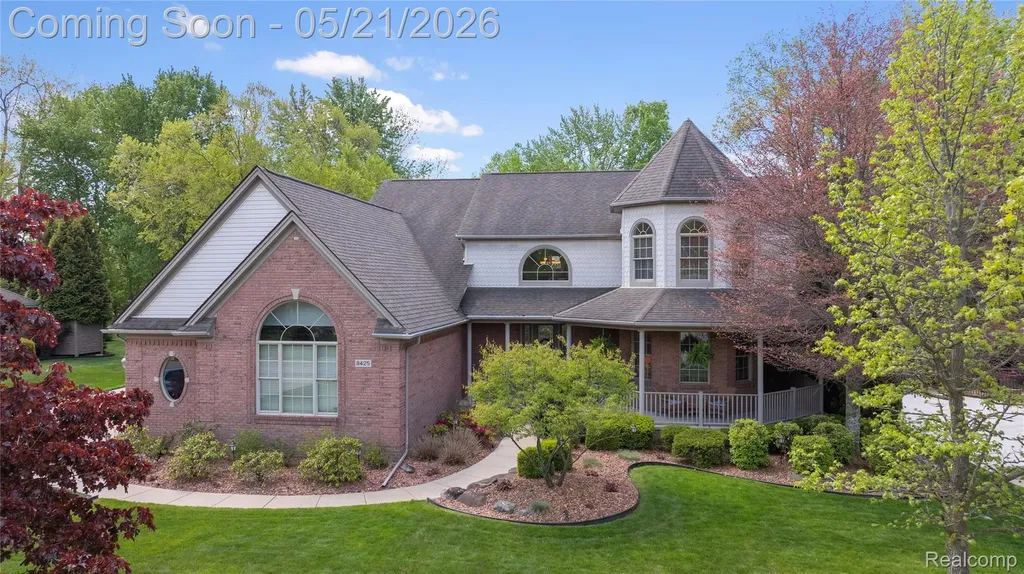 8425 Grays Drive Grosse Ile Township MI 48138