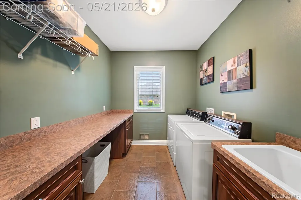 8425 Grays Drive Grosse Ile Township MI 48138