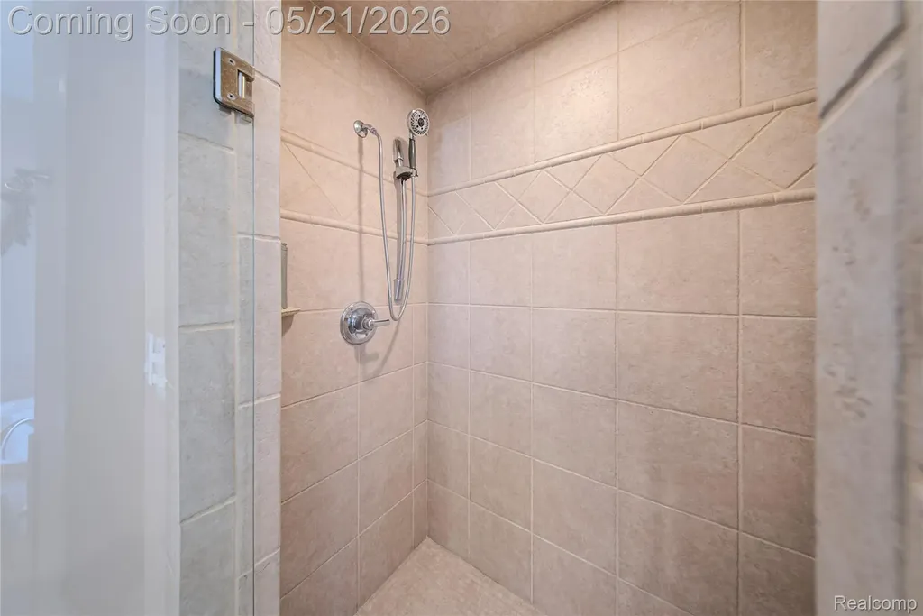 8425 Grays Drive Grosse Ile Township MI 48138