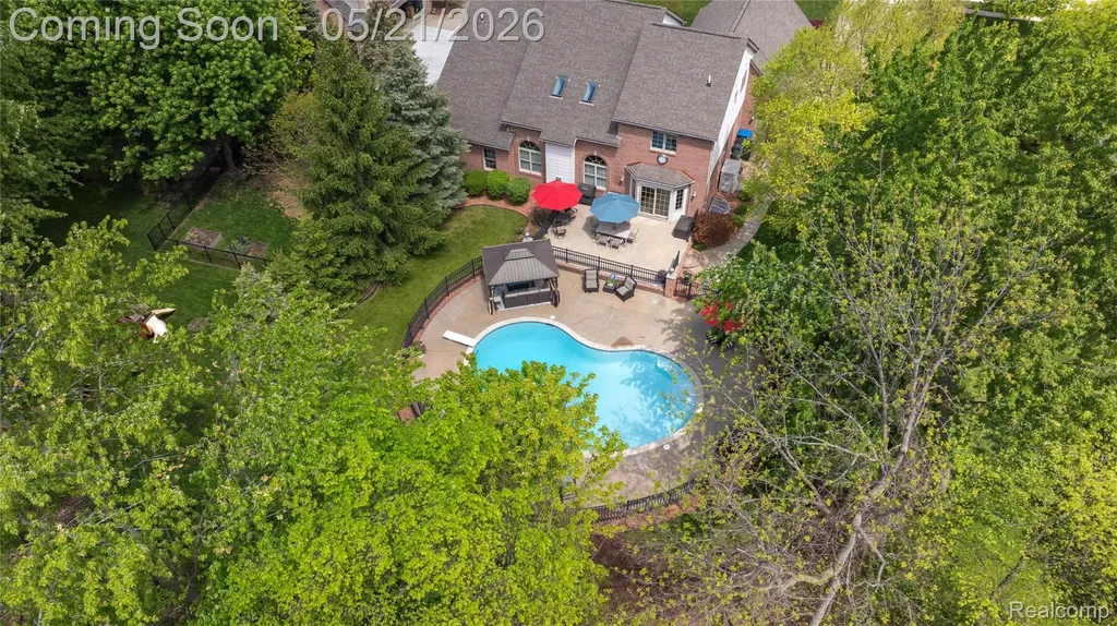 8425 Grays Drive Grosse Ile Township MI 48138