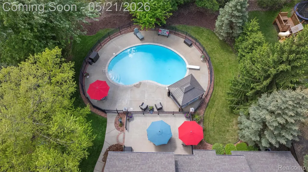 8425 Grays Drive Grosse Ile Township MI 48138
