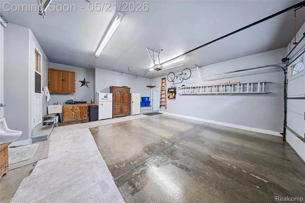 8425 Grays Drive Grosse Ile Township MI 48138