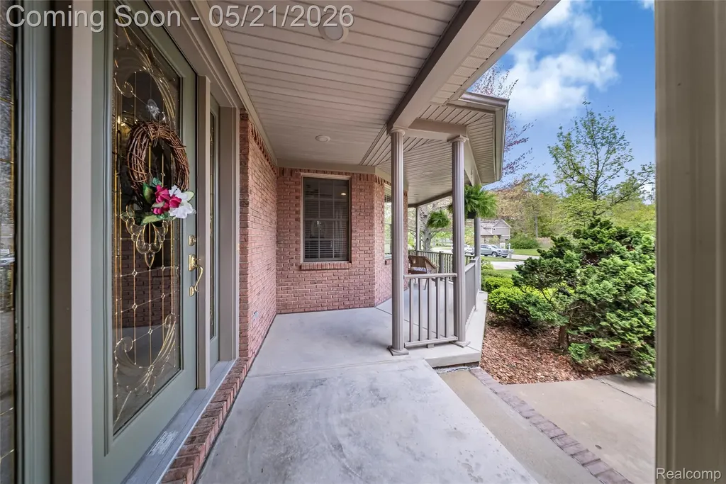 8425 Grays Drive Grosse Ile Township MI 48138