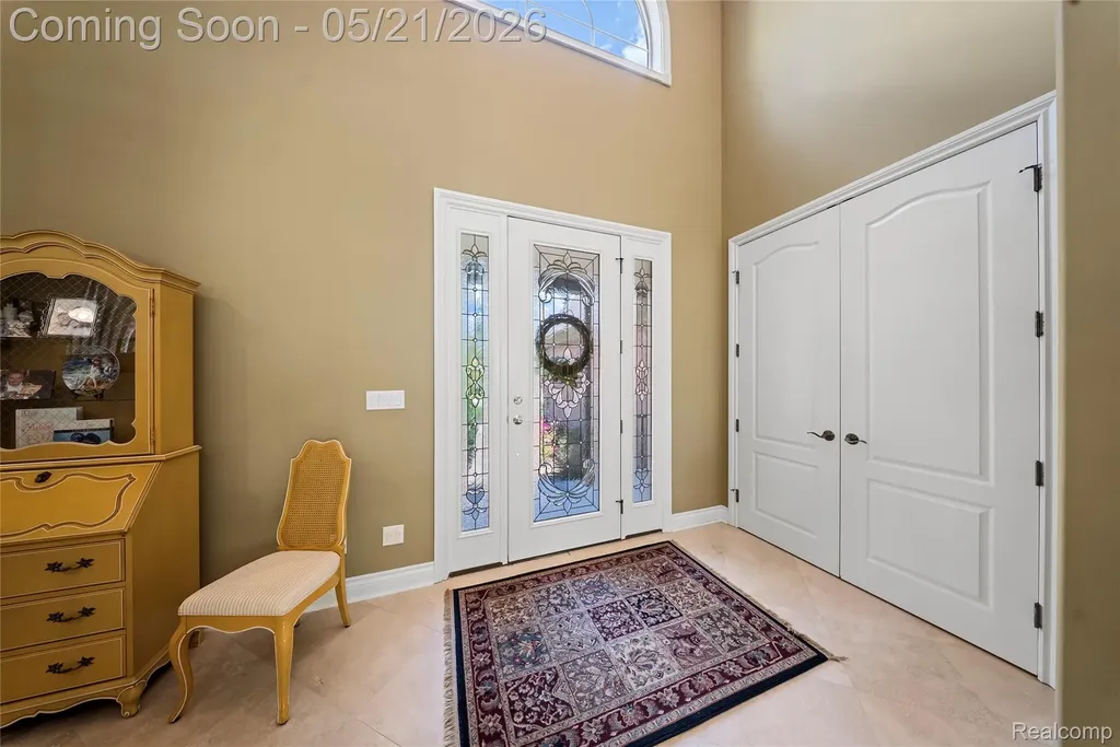 8425 Grays Drive Grosse Ile Township MI 48138