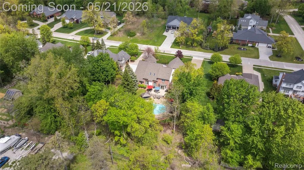 8425 Grays Drive Grosse Ile Township MI 48138