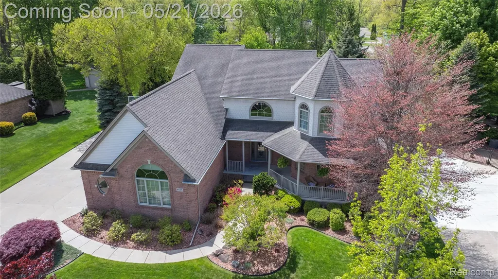8425 Grays Drive Grosse Ile Township MI 48138
