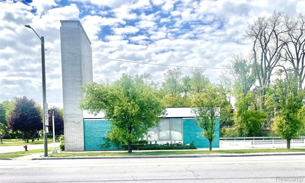 19301 W Mcnichols Road Detroit City MI 48219