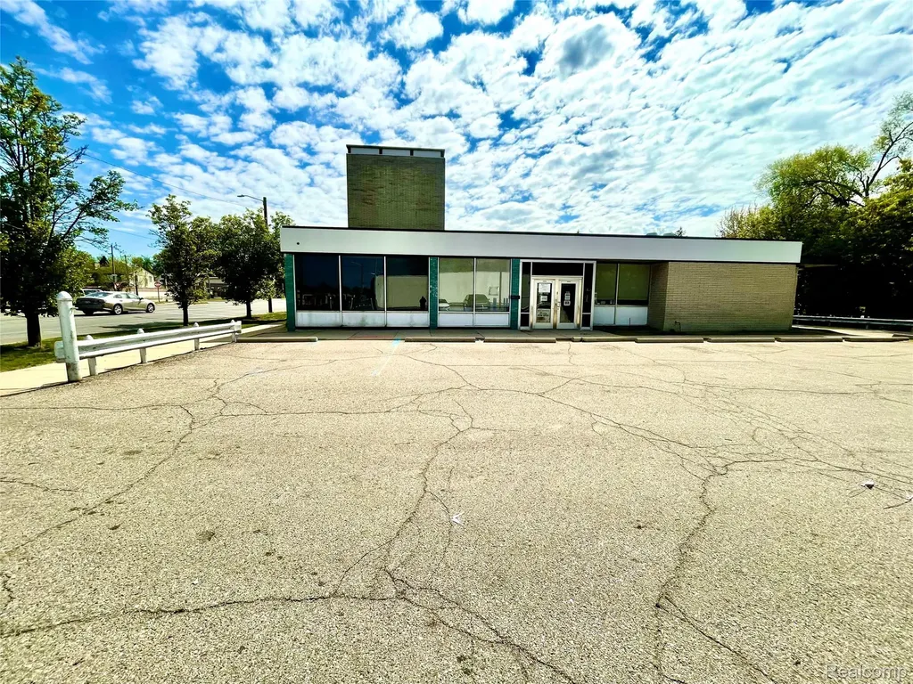 19301 W Mcnichols Road Detroit City MI 48219