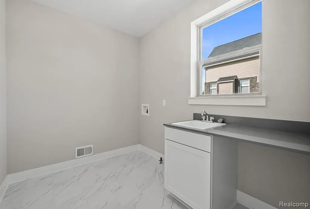 1057 Overlook Drive Saline City MI 48176