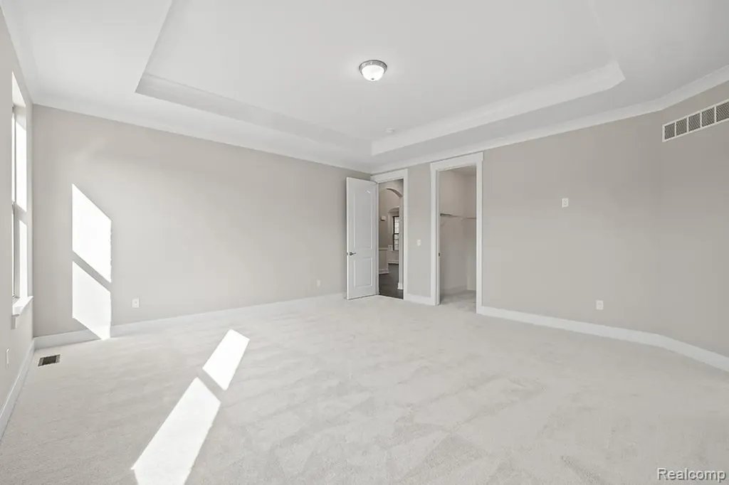 1057 Overlook Drive Saline City MI 48176