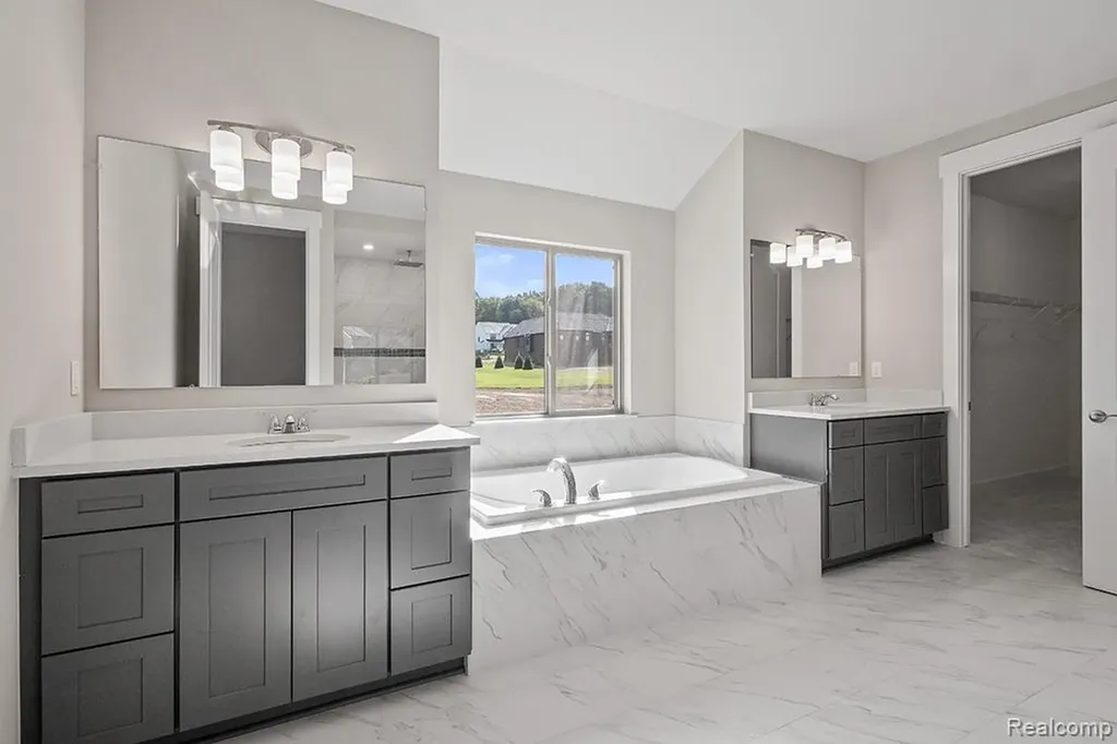 1057 Overlook Drive Saline City MI 48176