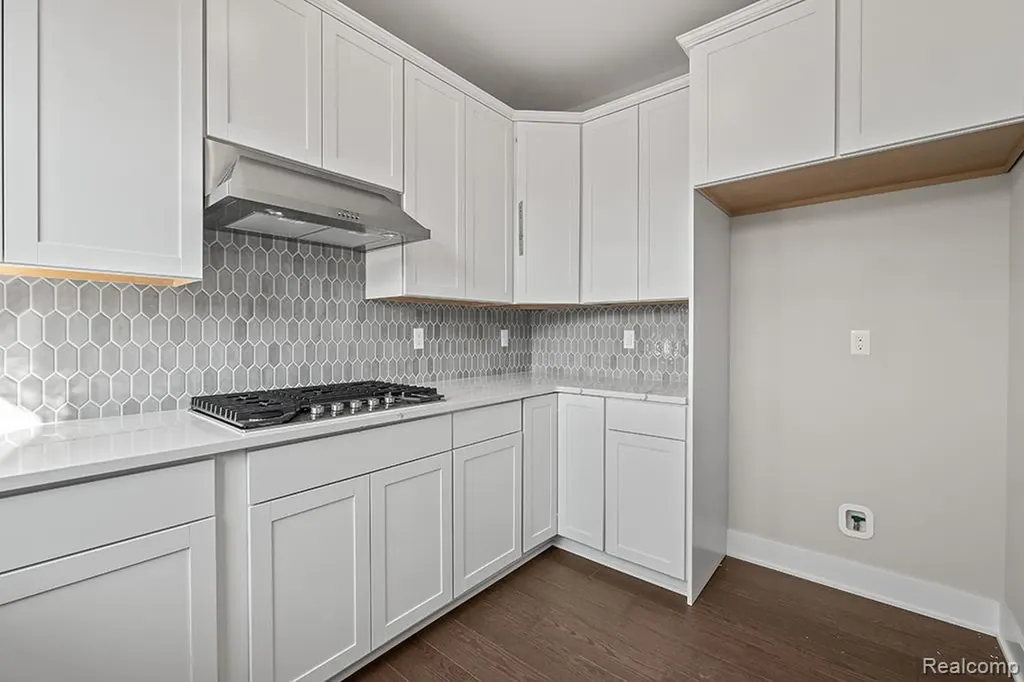 1057 Overlook Drive Saline City MI 48176