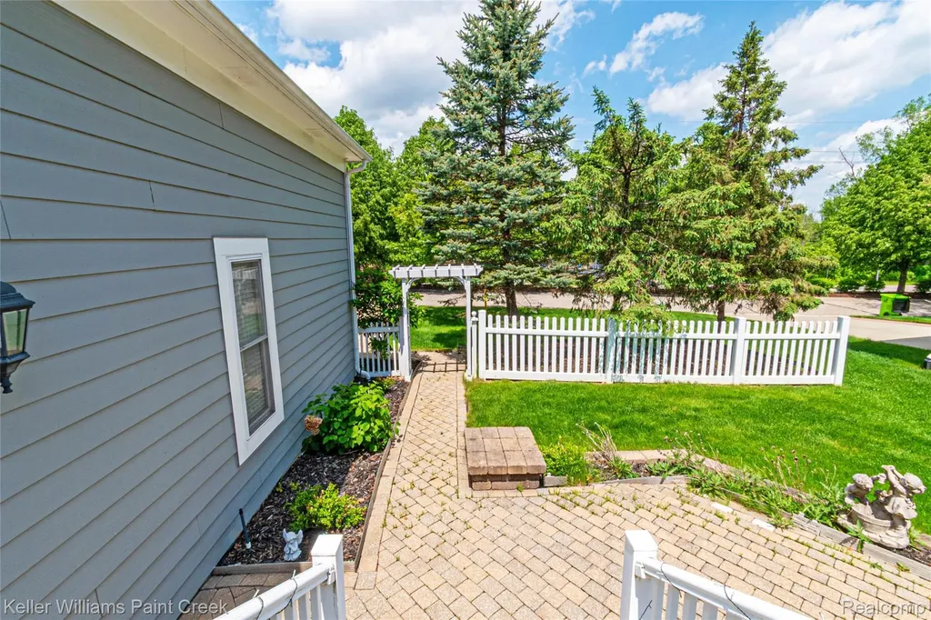 42708 Faulkner Drive Novi City MI 48377