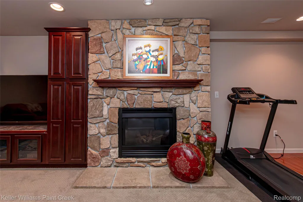 42708 Faulkner Drive Novi City MI 48377