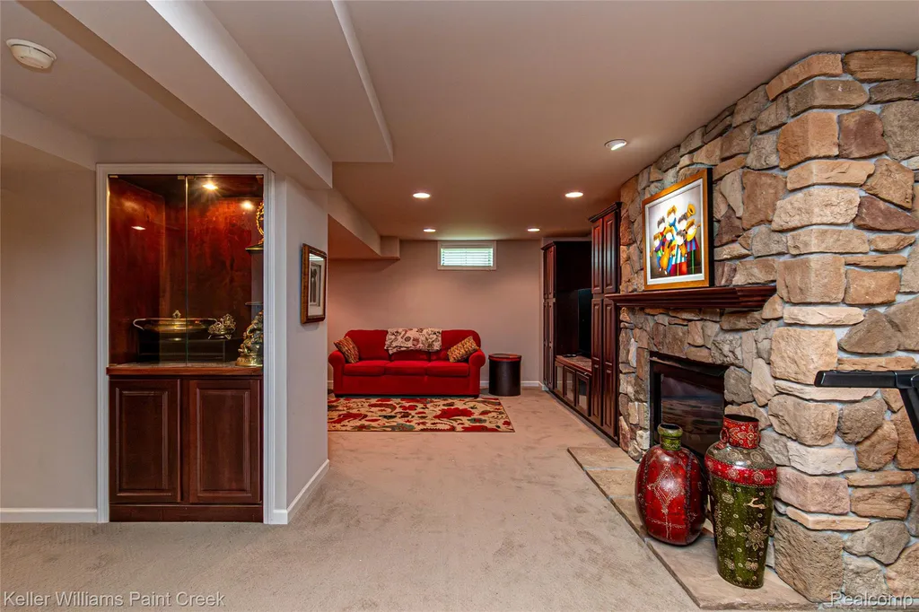 42708 Faulkner Drive Novi City MI 48377