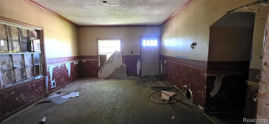 2015 W Court Street Flint City MI 48503