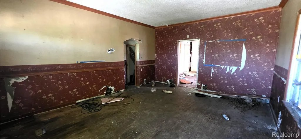 2015 W Court Street Flint City MI 48503