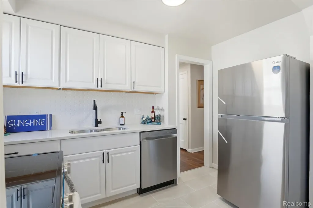 1059 Farnham Avenue Lincoln Park City MI 48146