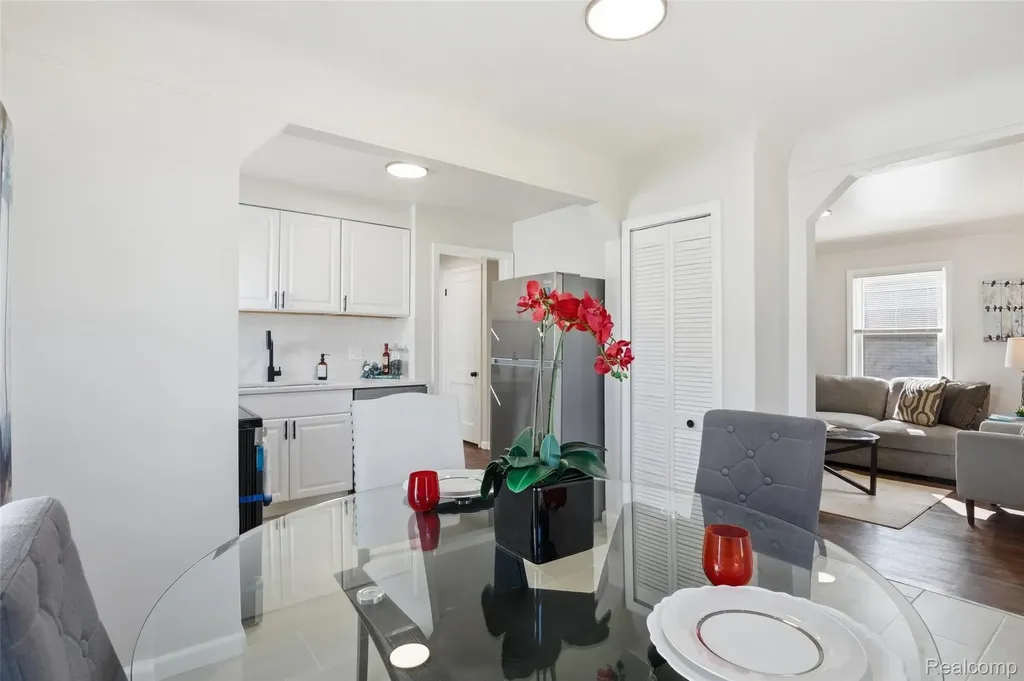 1059 Farnham Avenue Lincoln Park City MI 48146