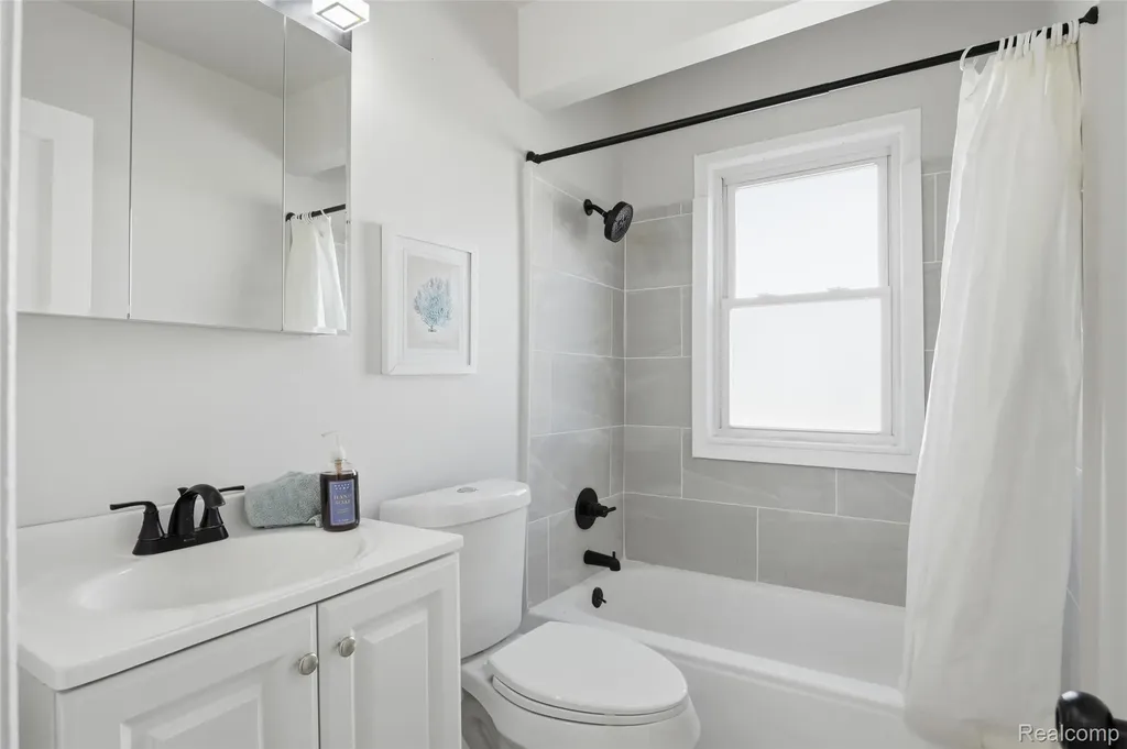1059 Farnham Avenue Lincoln Park City MI 48146