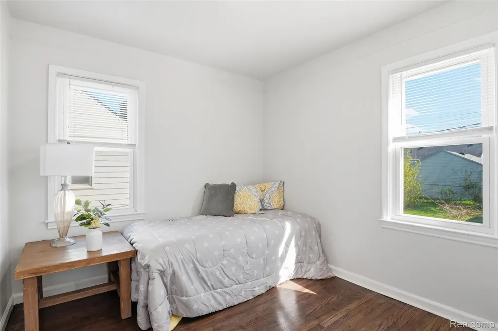1059 Farnham Avenue Lincoln Park City MI 48146
