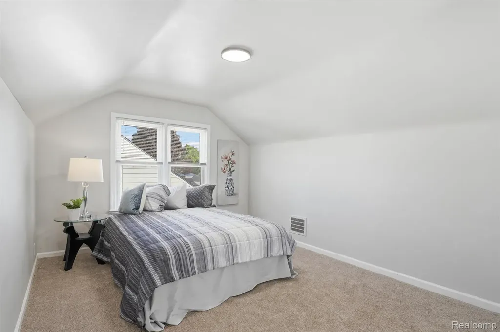 1059 Farnham Avenue Lincoln Park City MI 48146