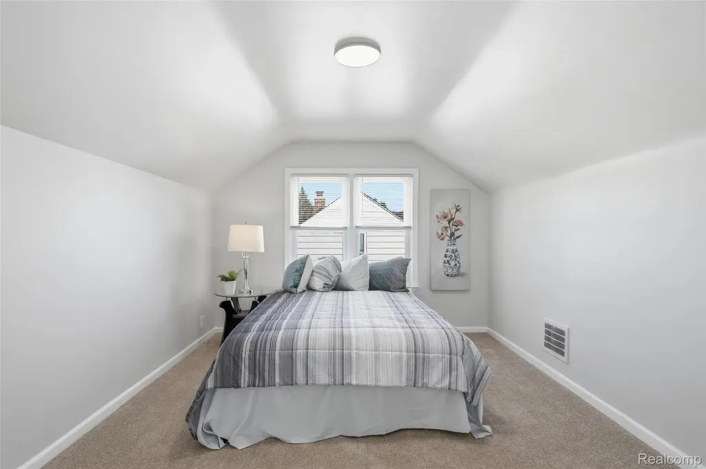 1059 Farnham Avenue Lincoln Park City MI 48146