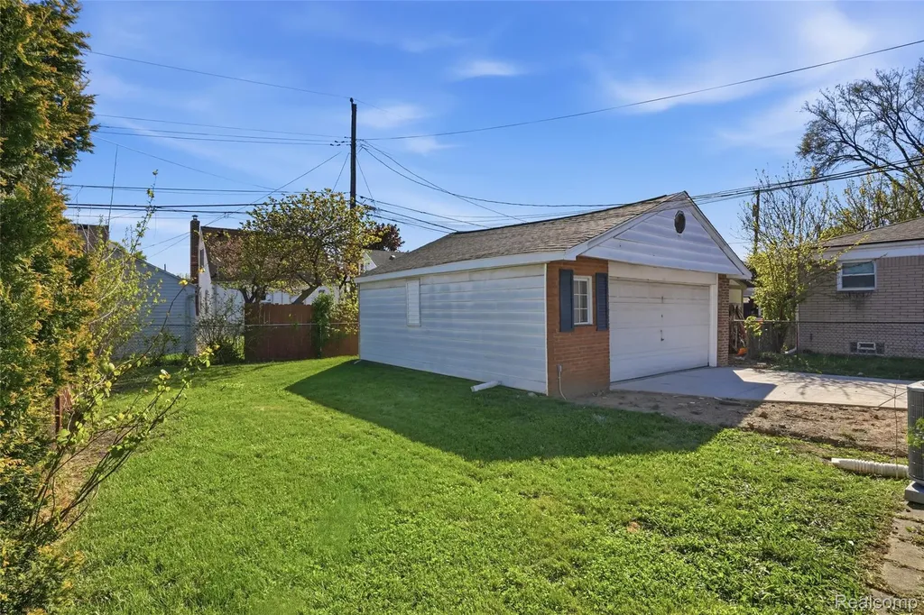 1059 Farnham Avenue Lincoln Park City MI 48146
