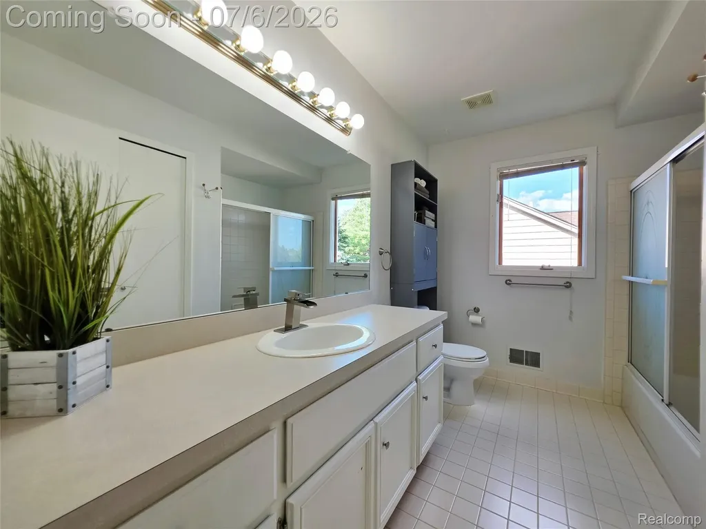 16794 Renee Drive Macomb Township MI 48042