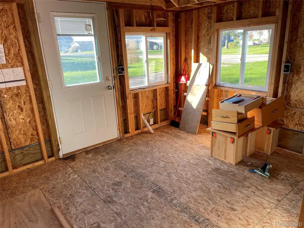 1847 S Riverside Drive Au Gres City MI 48703